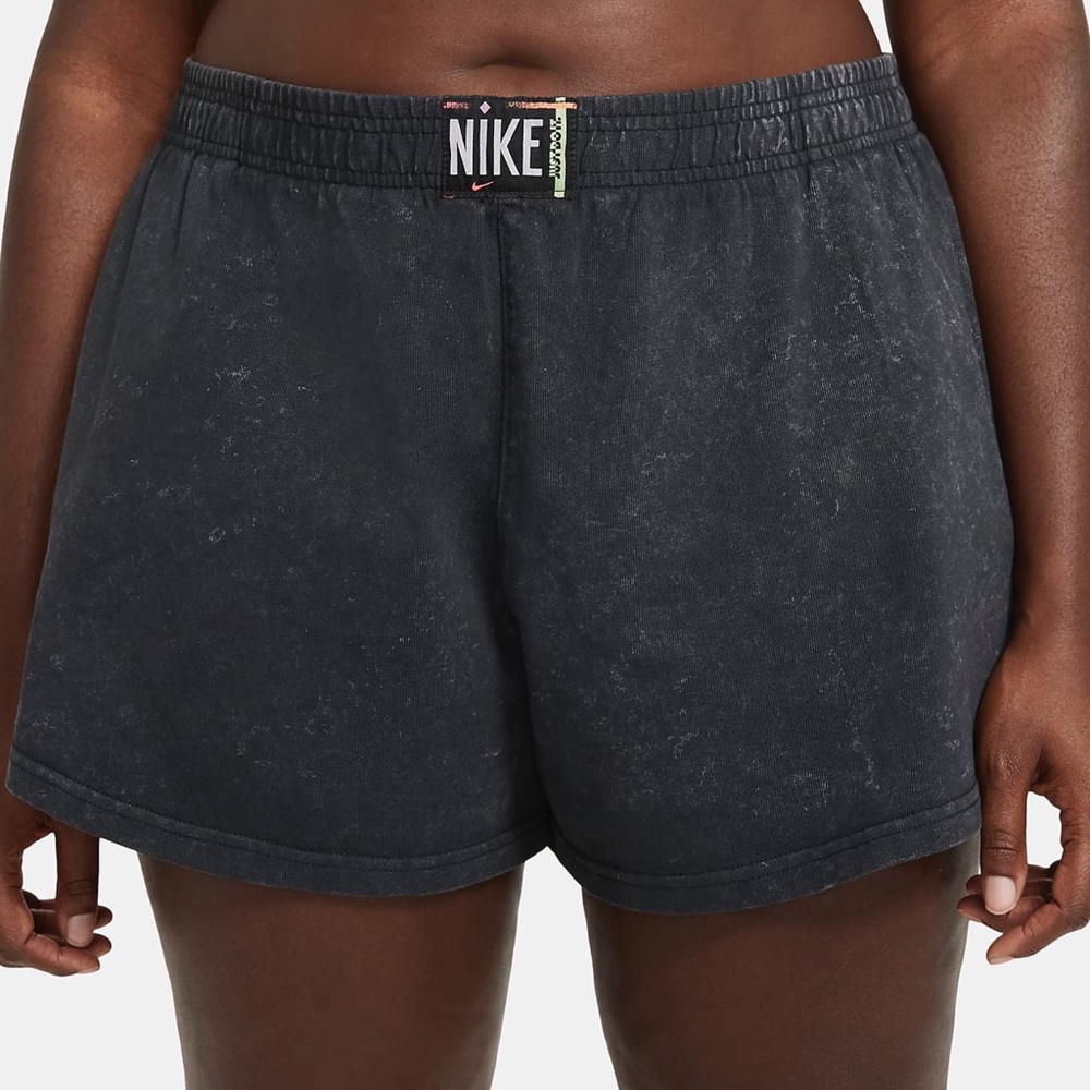 Nike Sportswear Women’s Plus Size Washed Shorts Size 3X